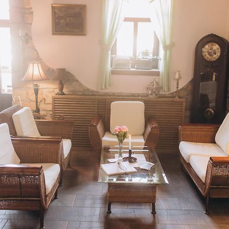 Hotel Lony Mochov Dış mekan fotoğraf