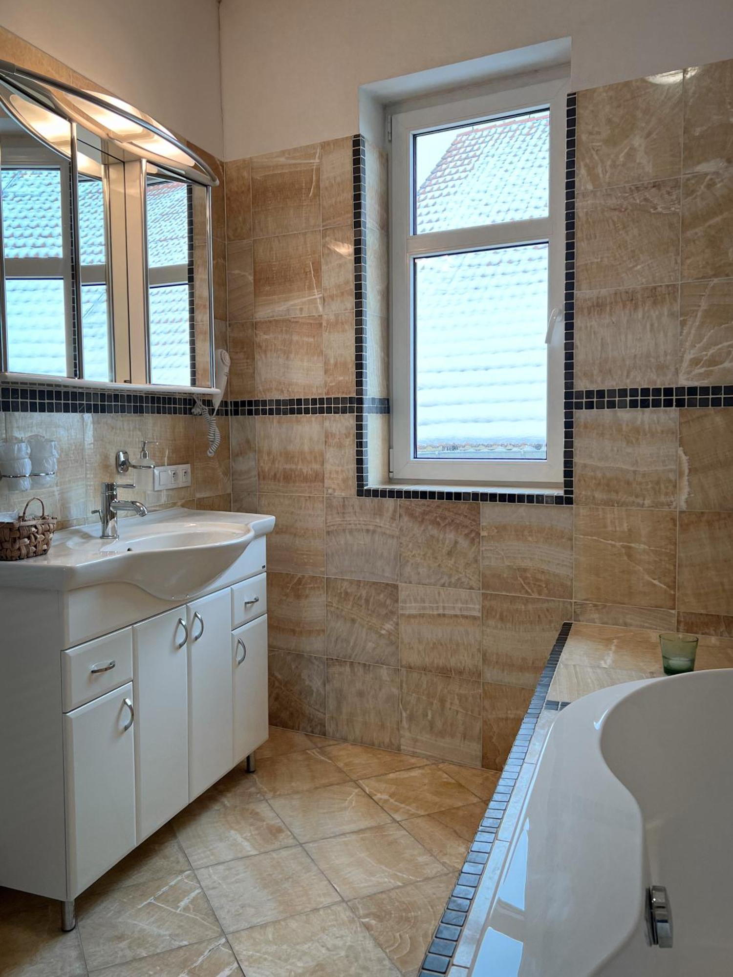 Hotel Lony Mochov Dış mekan fotoğraf