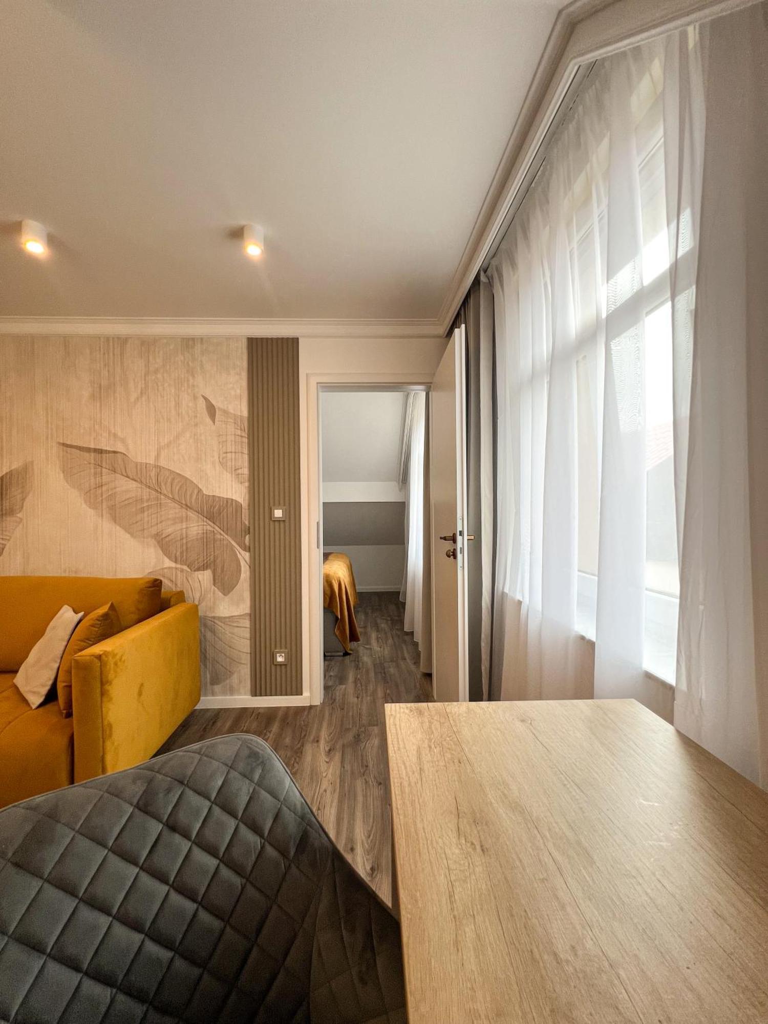 Hotel Lony Mochov Dış mekan fotoğraf
