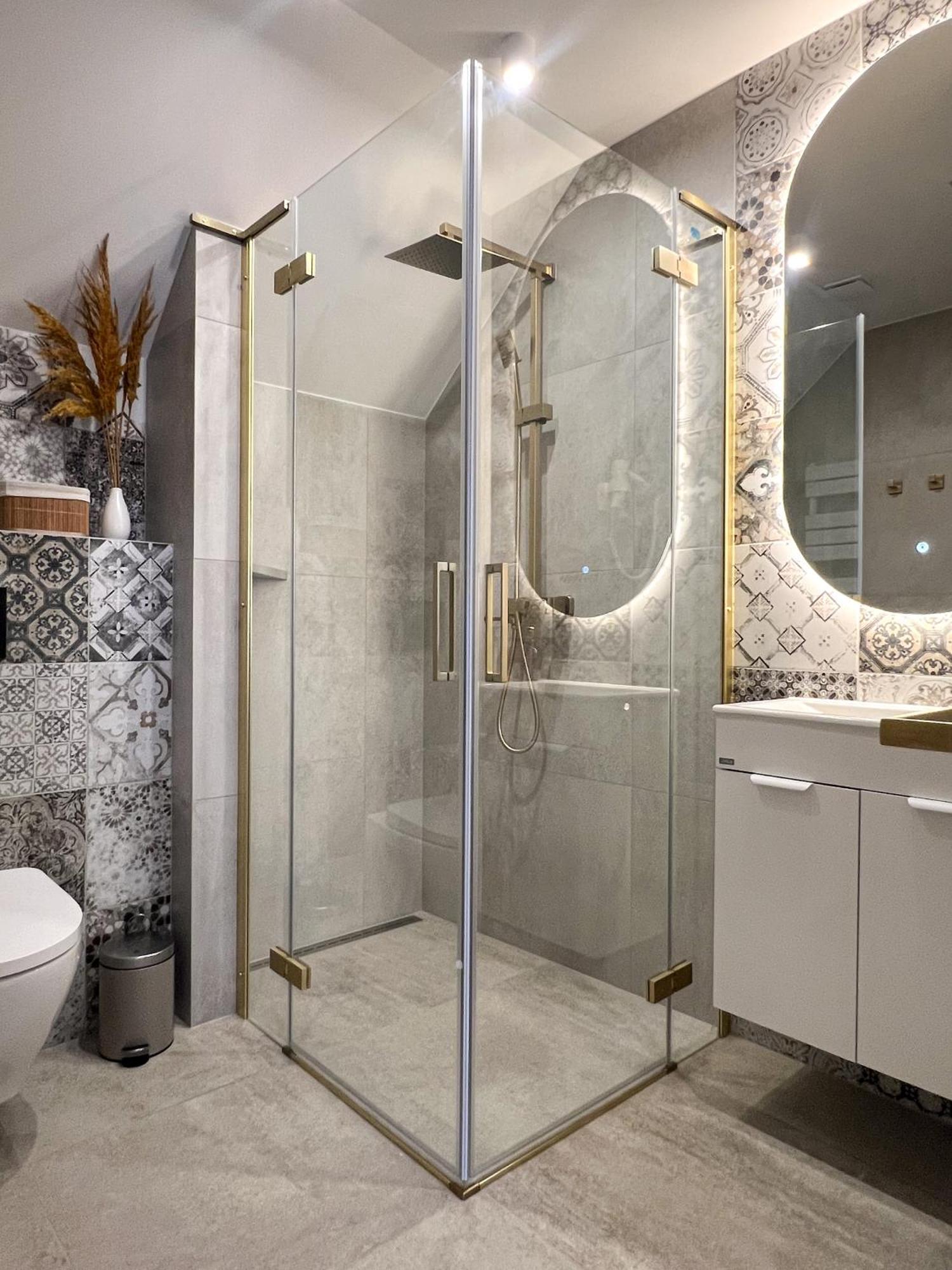 Hotel Lony Mochov Dış mekan fotoğraf